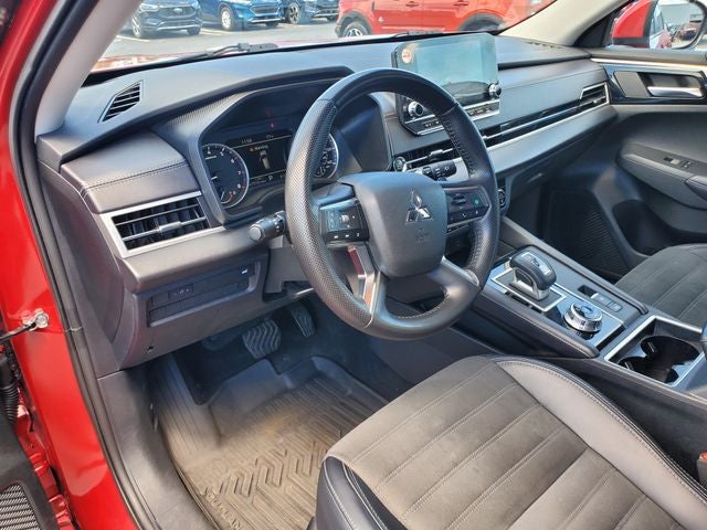 2024 Mitsubishi Outlander SE Black Edition w/Pano Roof