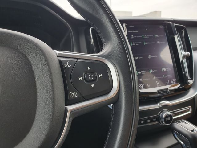 2020 Volvo XC60 T5 Momentum