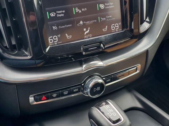 2020 Volvo XC60 T5 Momentum